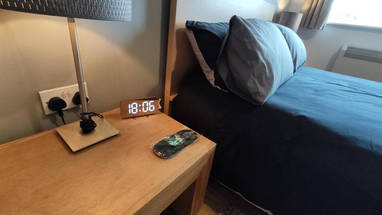 Apartamento Modern 1-Bed Flat In Wigan Exterior foto